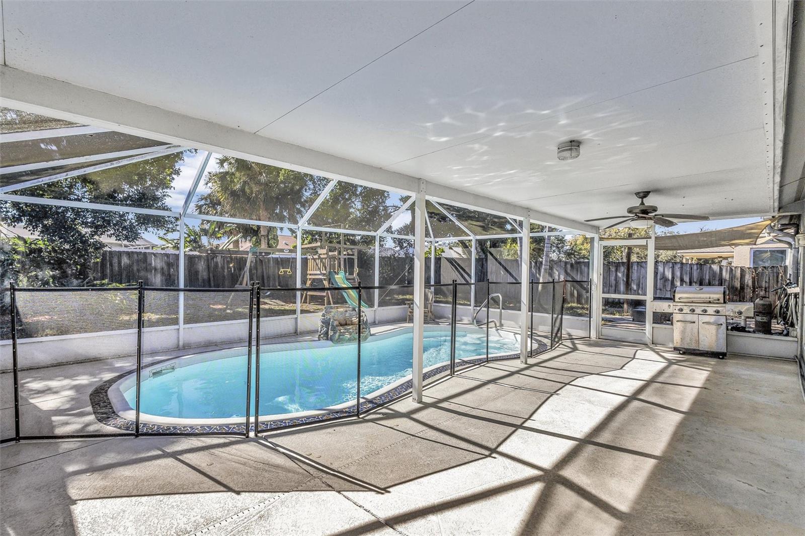 Image 3 of 46 For 6109 61st Court E