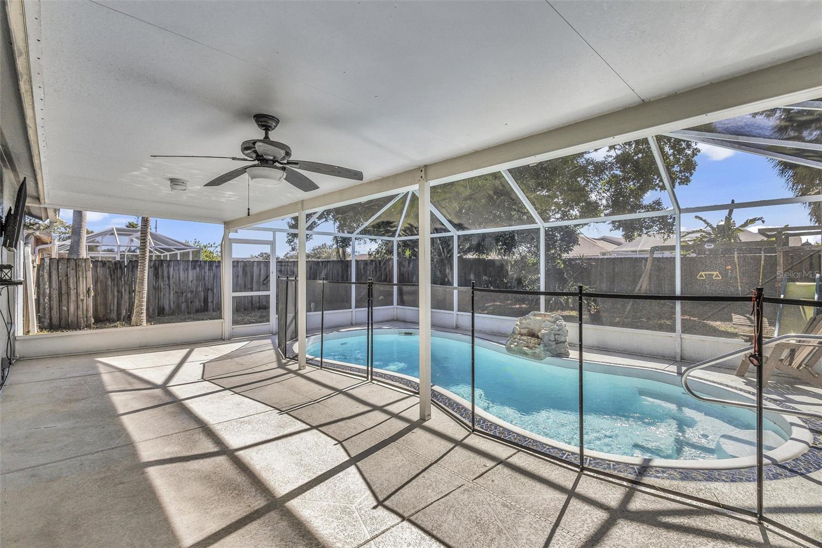 Image 4 of 46 For 6109 61st Court E