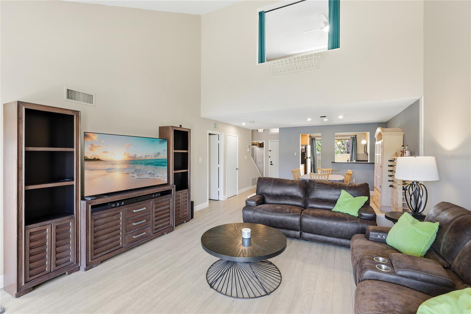 Image 10 of 58 For 5207 Myrtle Wood  4