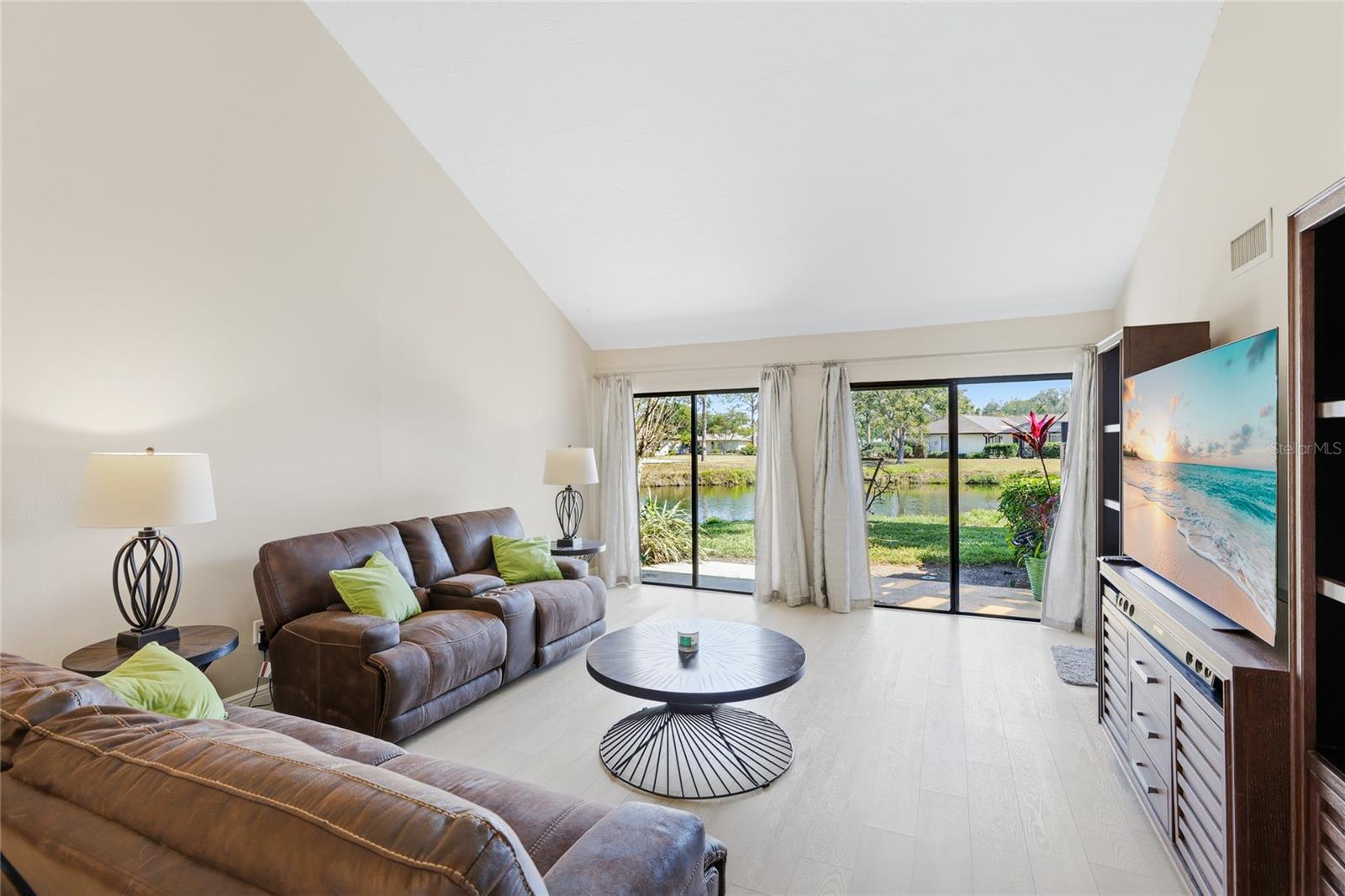 Image 7 of 58 For 5207 Myrtle Wood  4