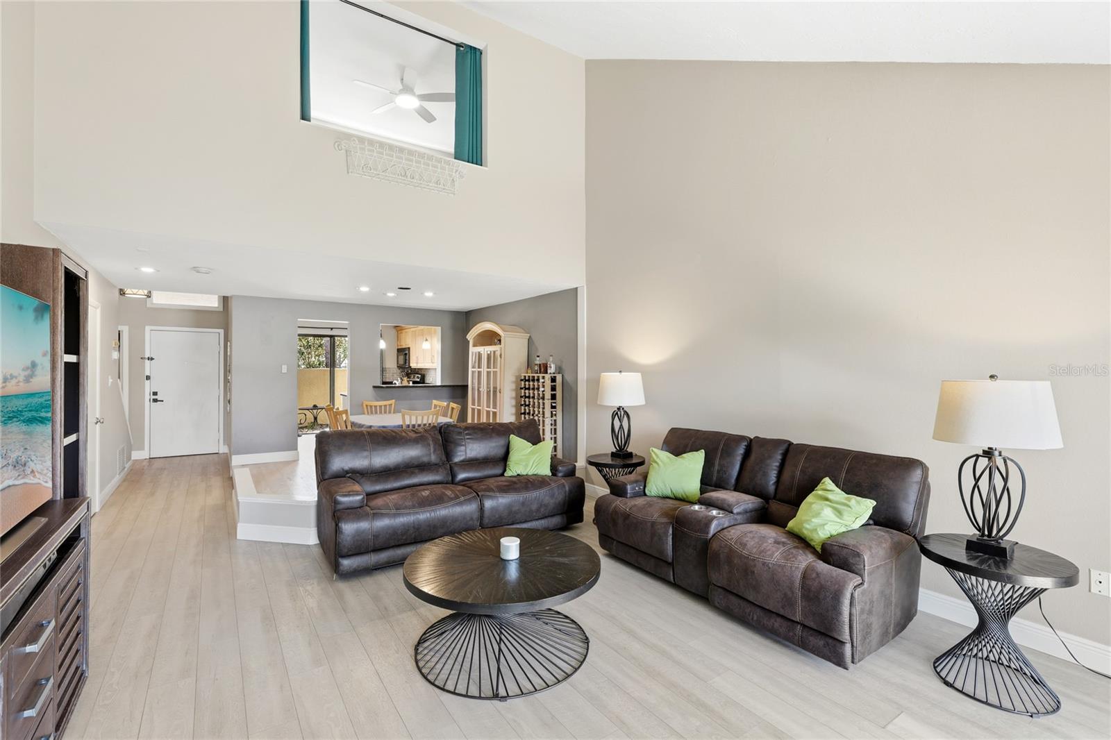 Image 9 of 58 For 5207 Myrtle Wood  4