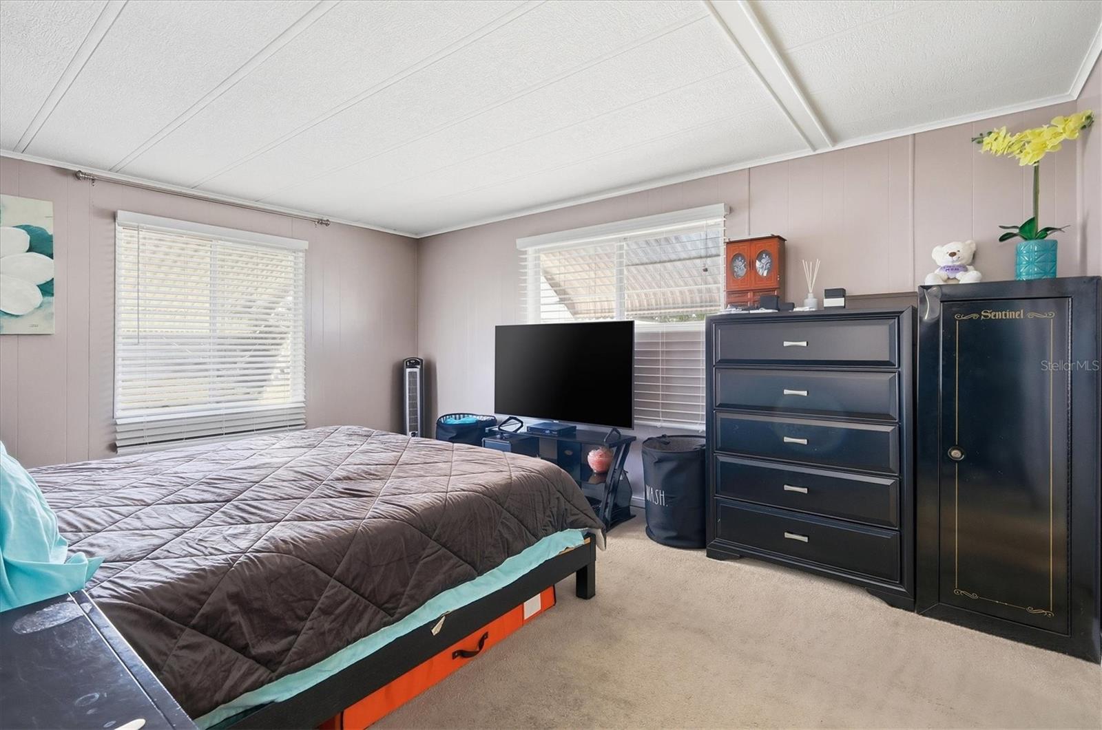 Image 11 of 34 For 6710 36th Avenue E 57