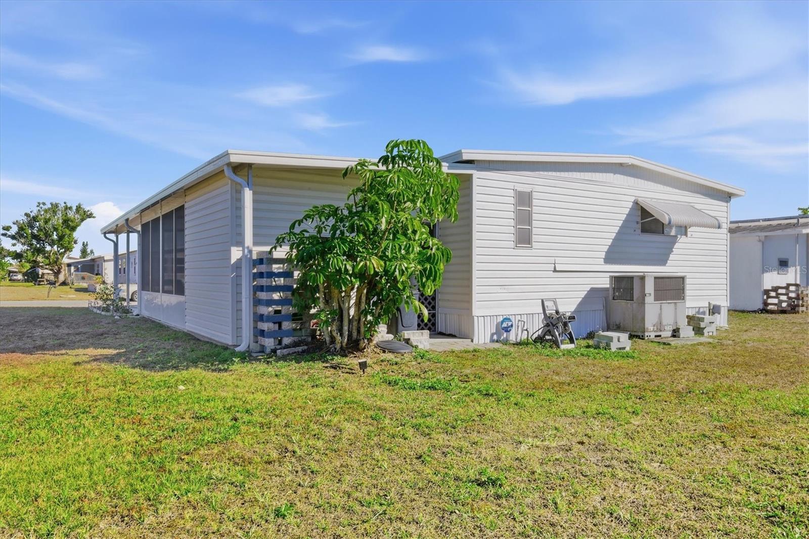 Image 20 of 34 For 6710 36th Avenue E 57