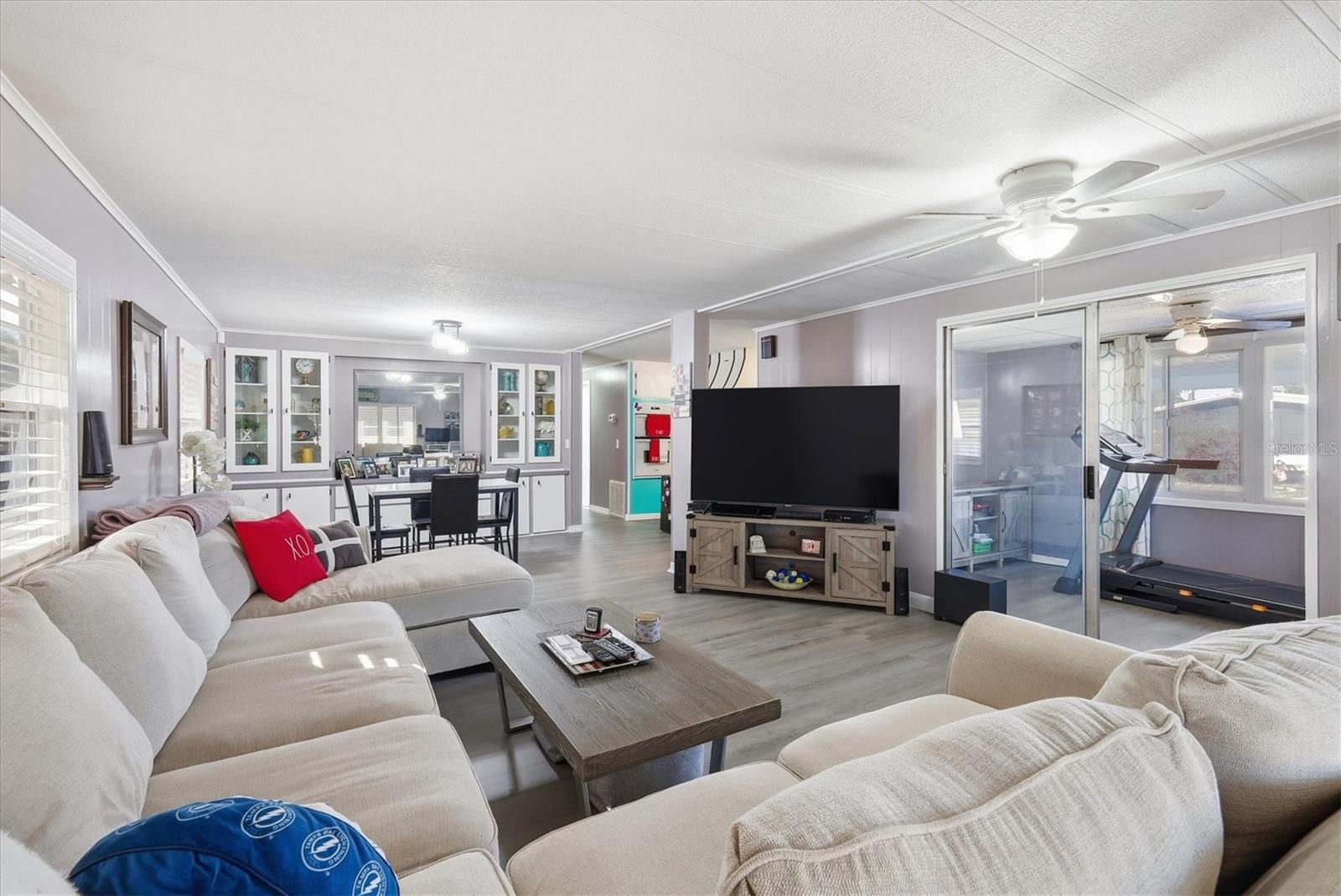 Image 5 of 34 For 6710 36th Avenue E 57