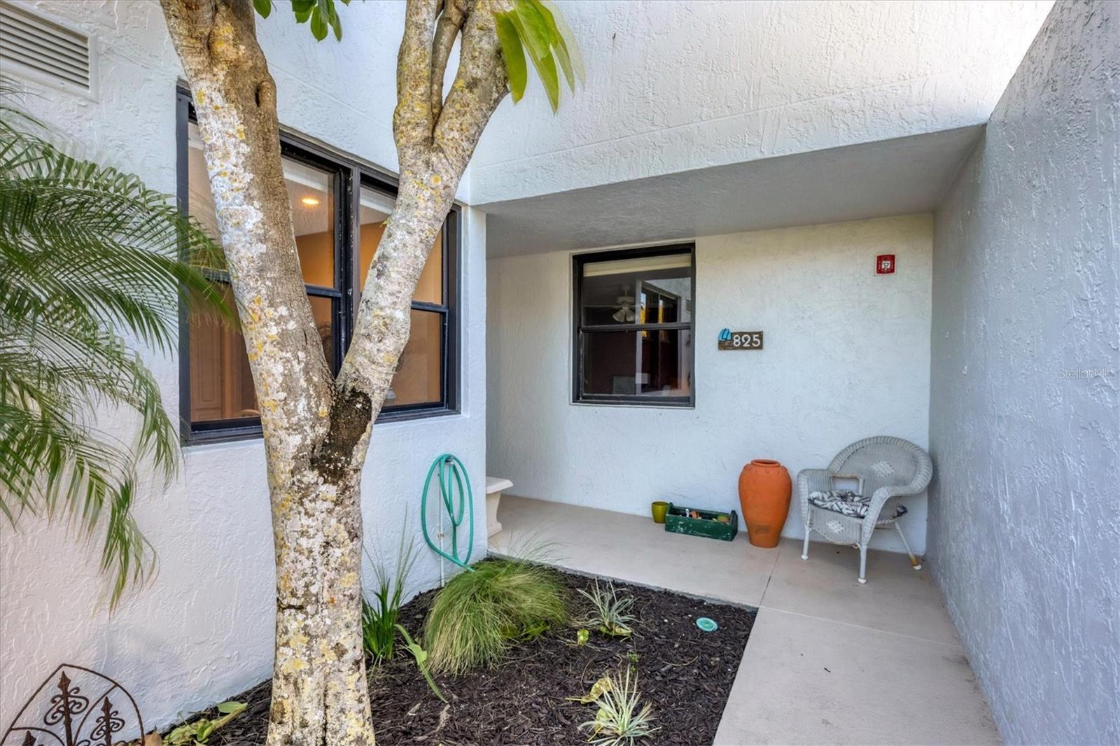 Image 19 of 64 For 825 Bayport Way 825