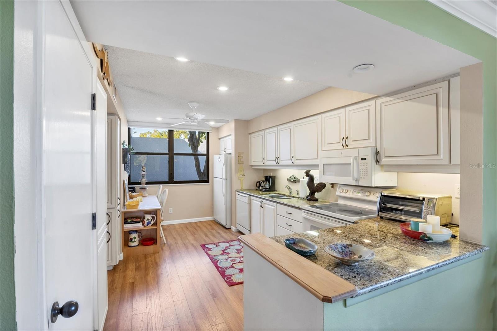 Image 30 of 64 For 825 Bayport Way 825