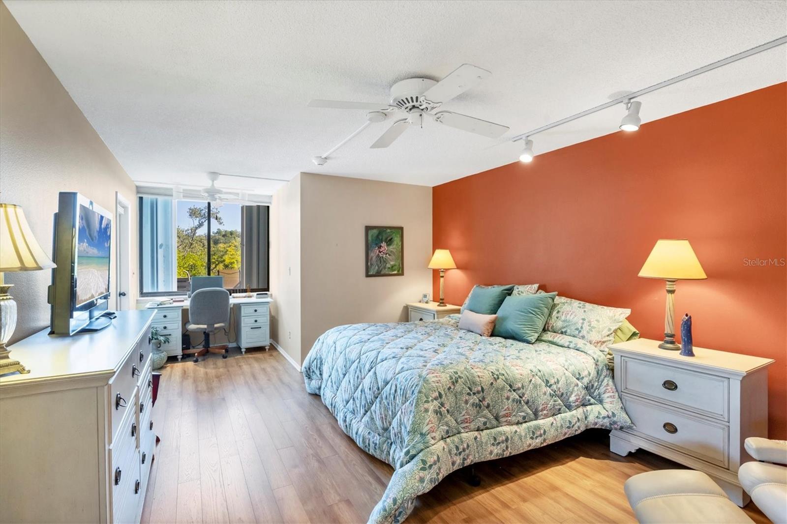 Image 33 of 64 For 825 Bayport Way 825