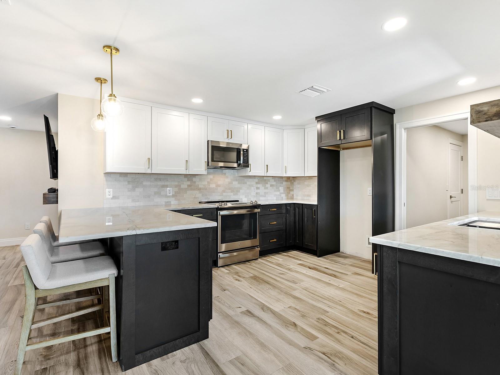 Image 10 of 26 For 5354 Knollwood Place