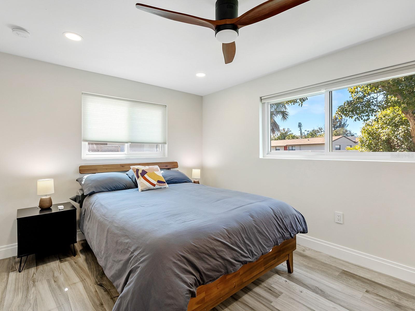 Image 16 of 26 For 5354 Knollwood Place