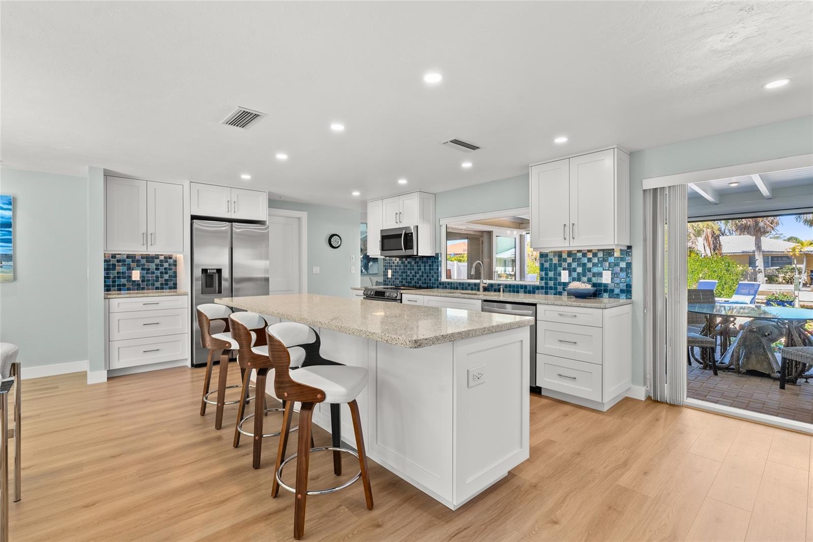 Image 13 of 59 For 353 Avenida Leona