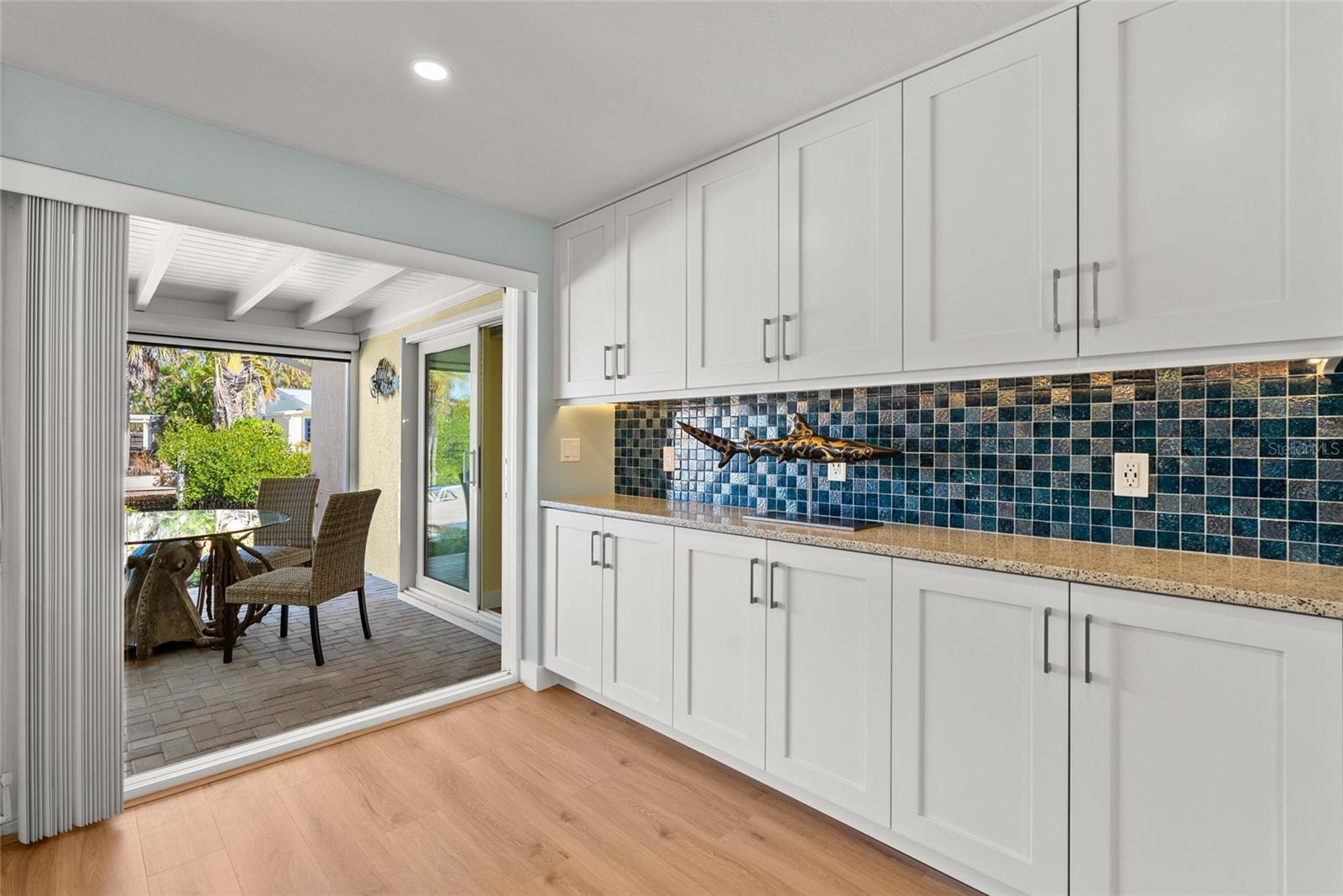 Image 19 of 59 For 353 Avenida Leona