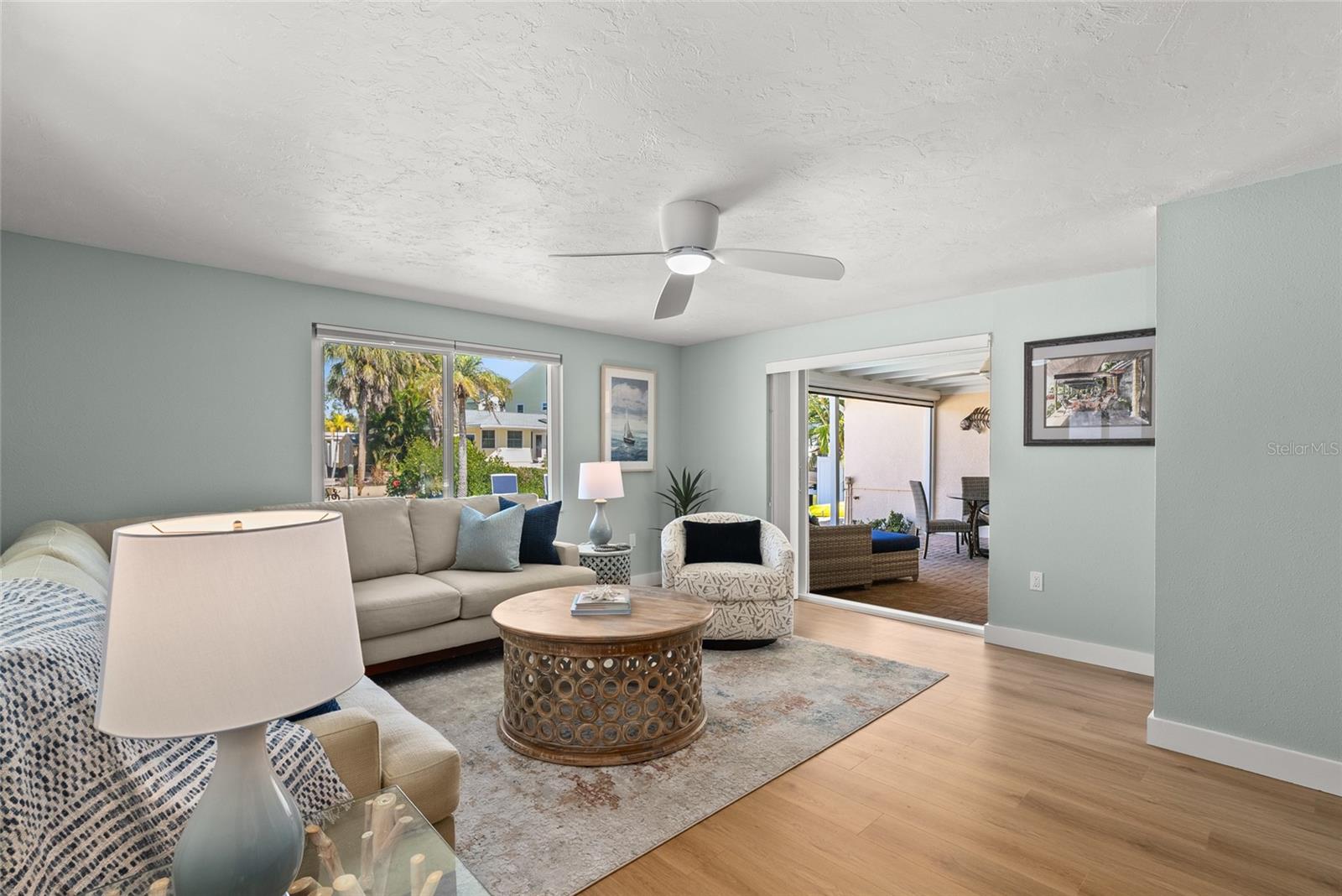 Image 21 of 59 For 353 Avenida Leona