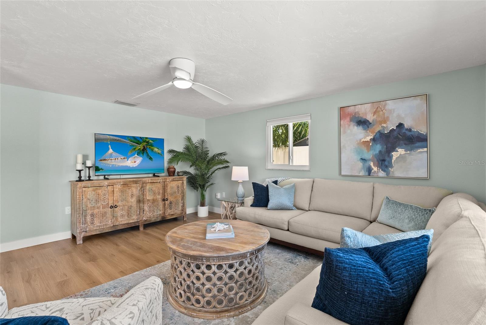 Image 24 of 59 For 353 Avenida Leona