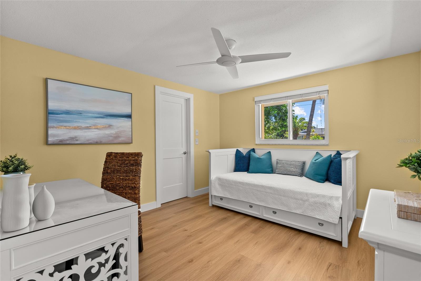 Image 31 of 59 For 353 Avenida Leona