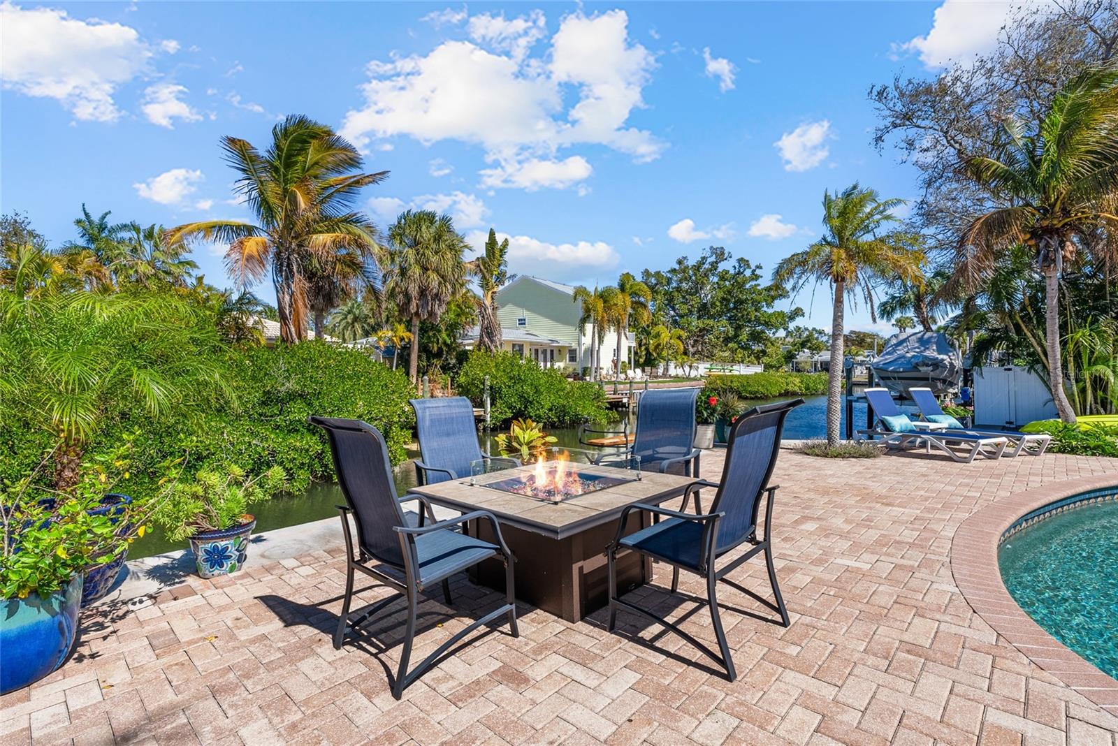 Image 44 of 59 For 353 Avenida Leona