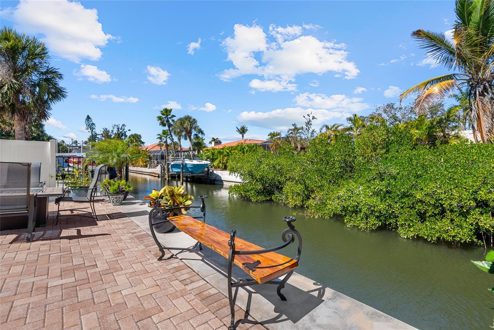 Image 49 of 59 For 353 Avenida Leona