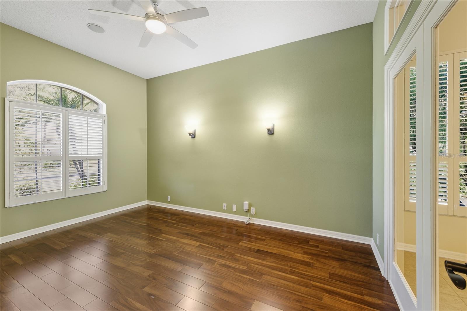 Image 14 of 66 For 6586 Waters Edge Way