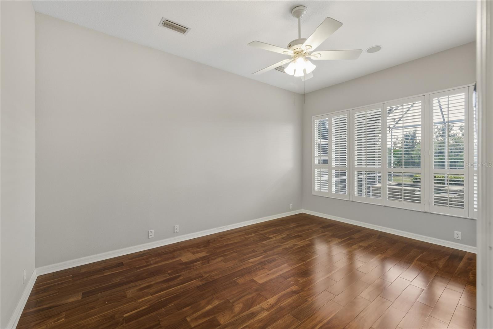 Image 20 of 66 For 6586 Waters Edge Way