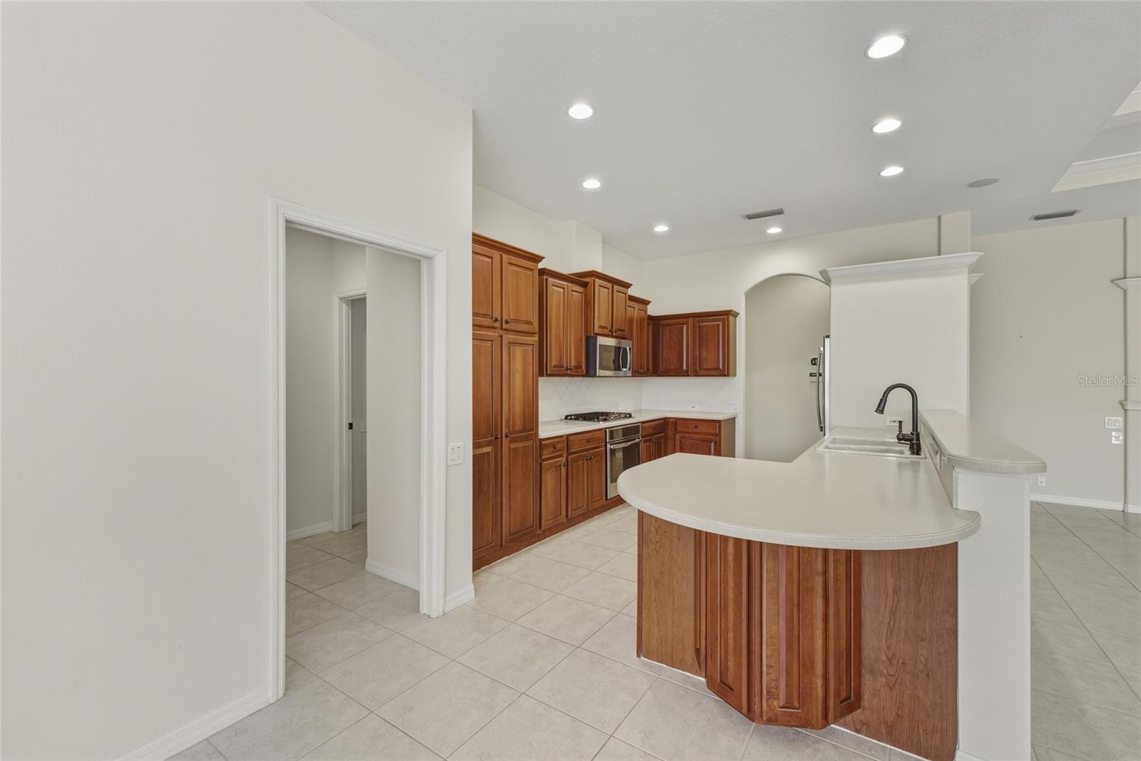 Image 27 of 66 For 6586 Waters Edge Way