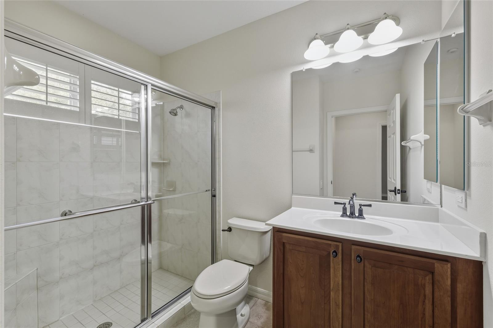 Image 36 of 66 For 6586 Waters Edge Way