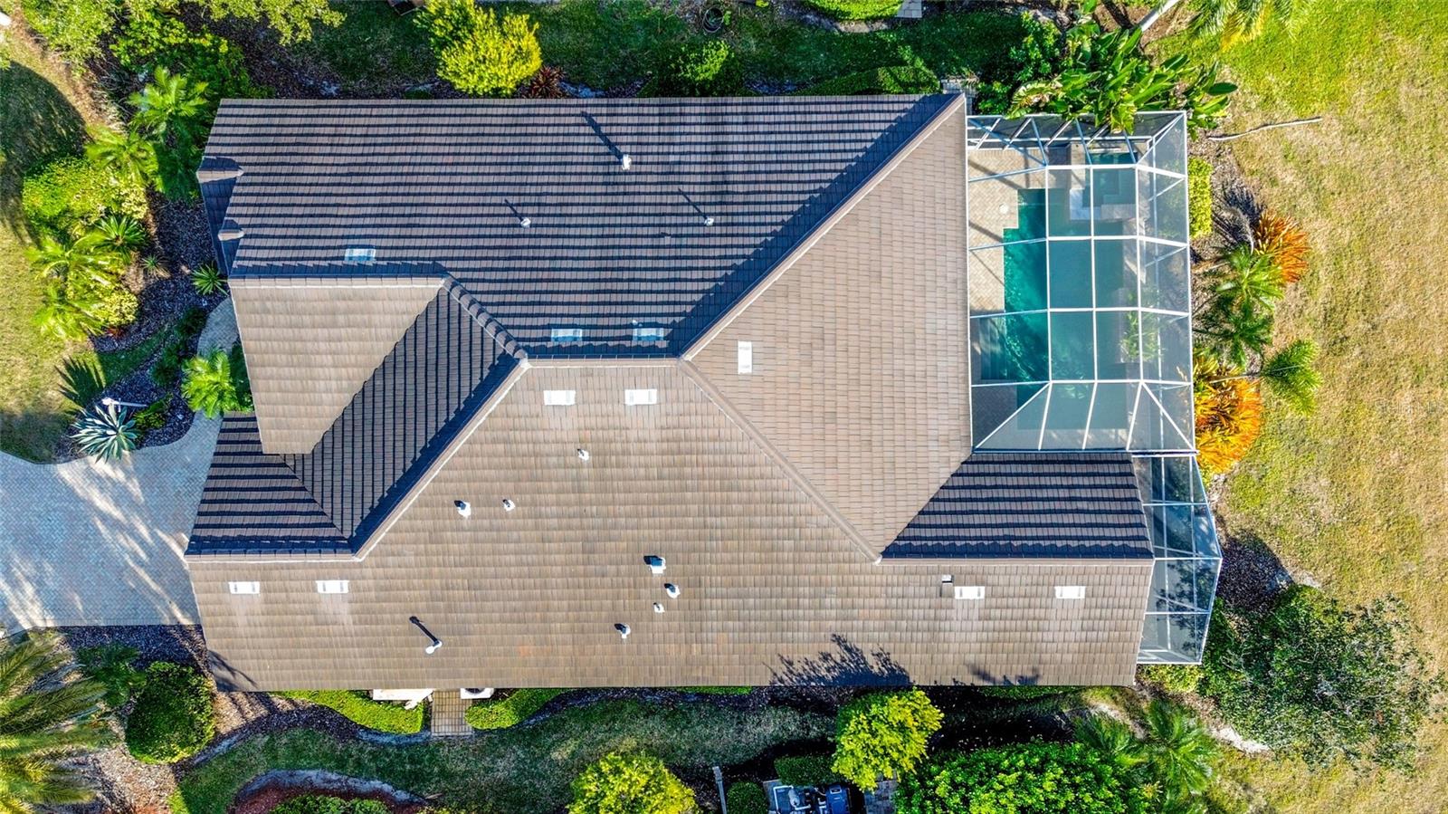 Image 4 of 66 For 6586 Waters Edge Way