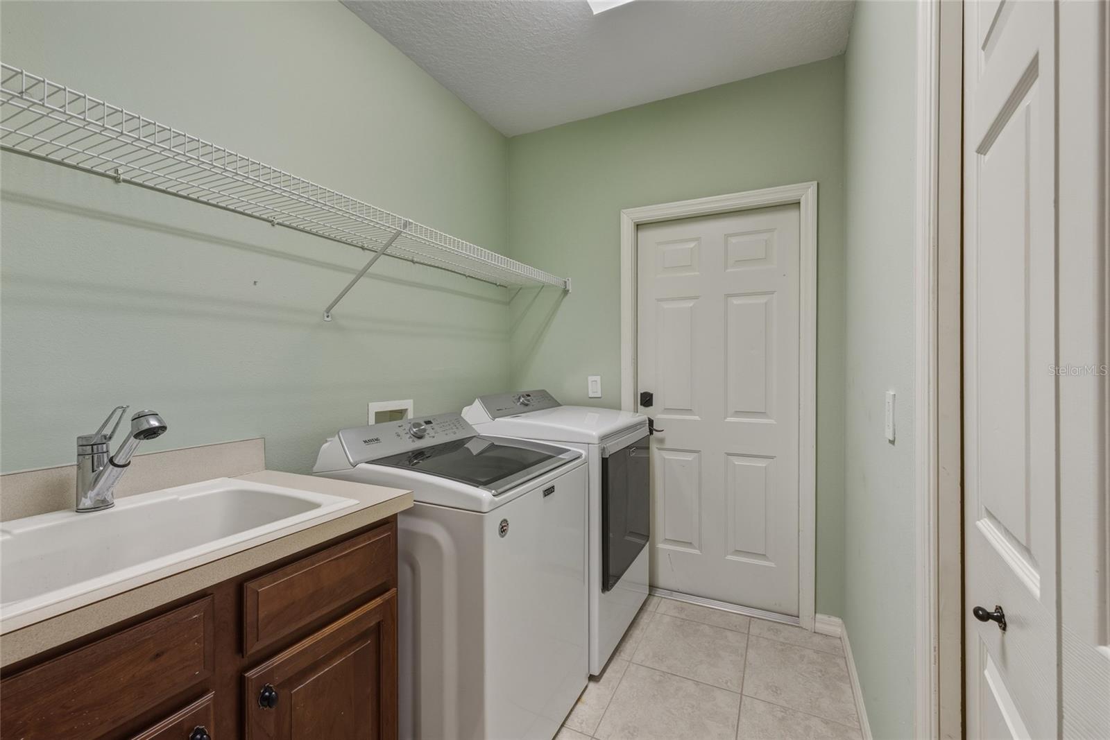 Image 40 of 66 For 6586 Waters Edge Way