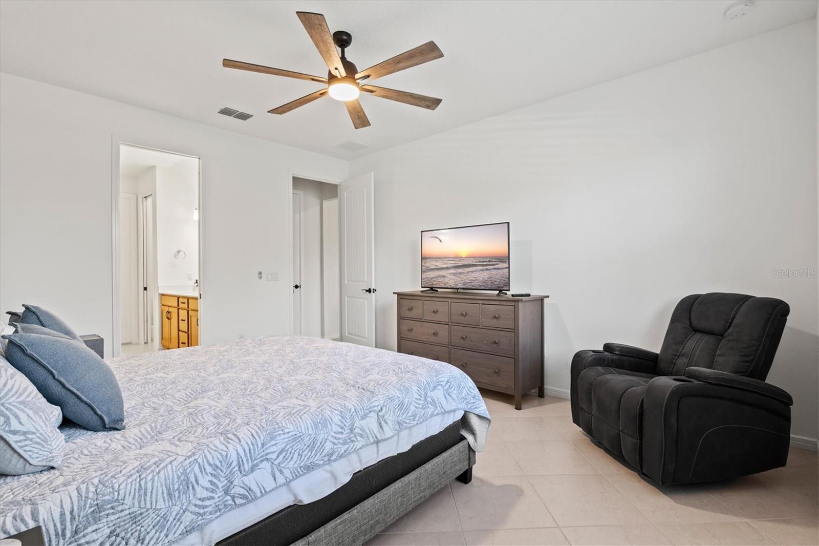 Image 29 of 66 For 11216 Gallatin Trail