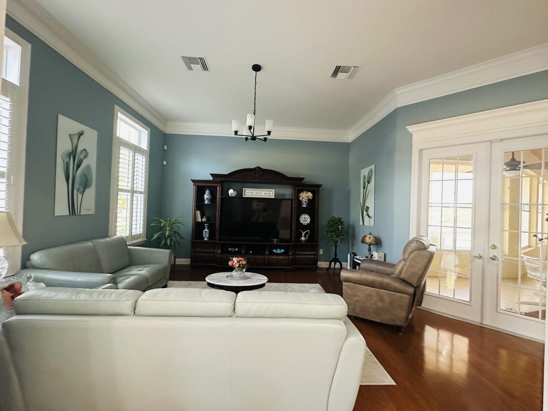 Image 8 of 18 For 539 Dowling Circle