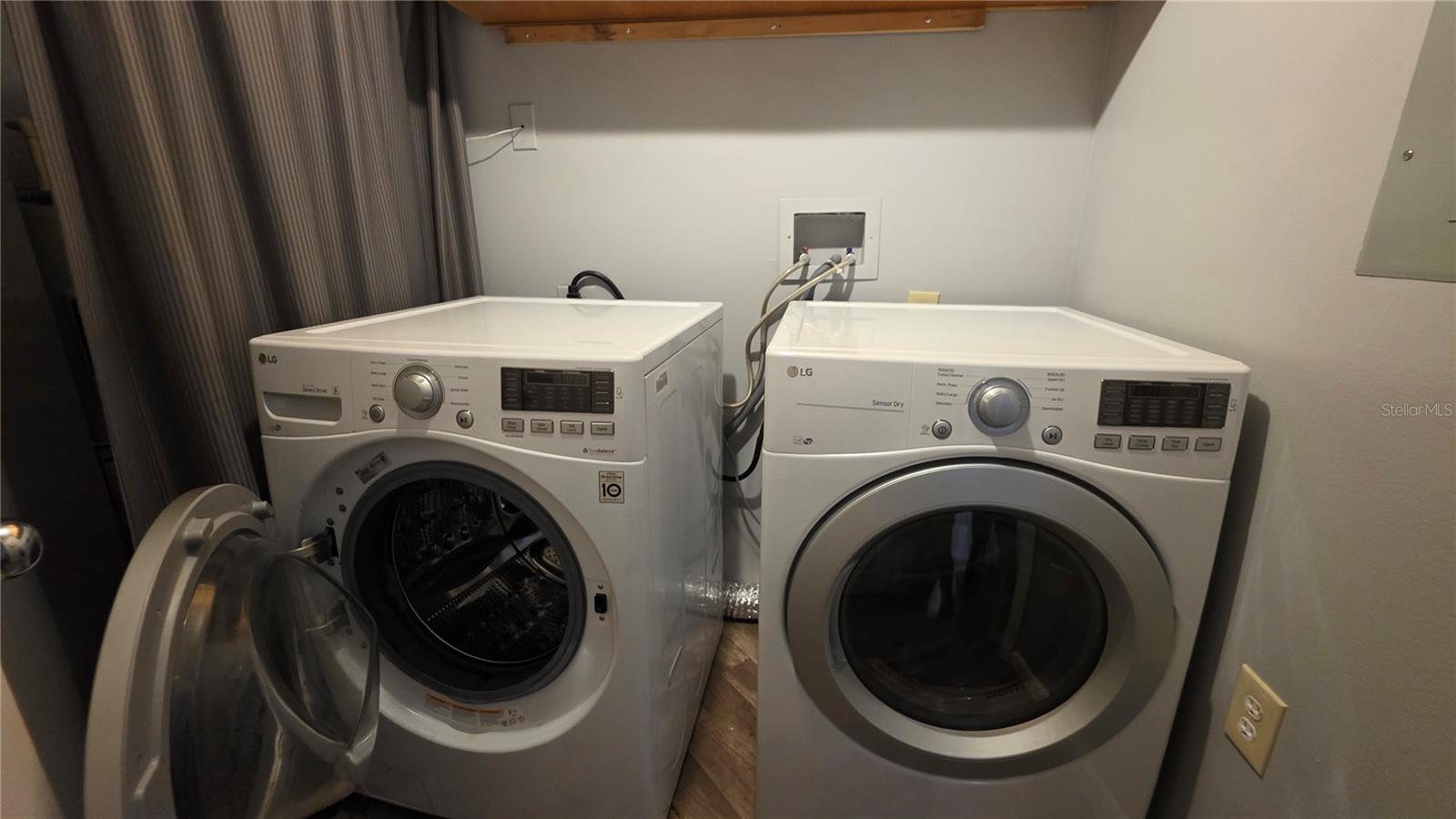 Image 22 of 47 For 5655 Bentgrass Drive 303