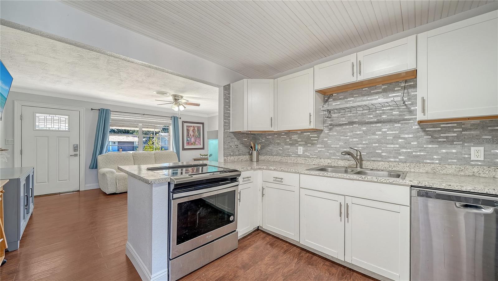 Image 11 of 50 For 3008 Arch Drive