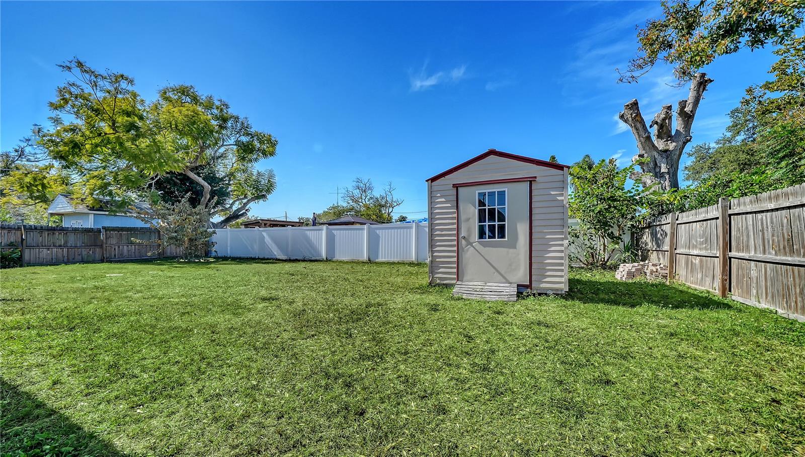 Image 27 of 50 For 3008 Arch Drive