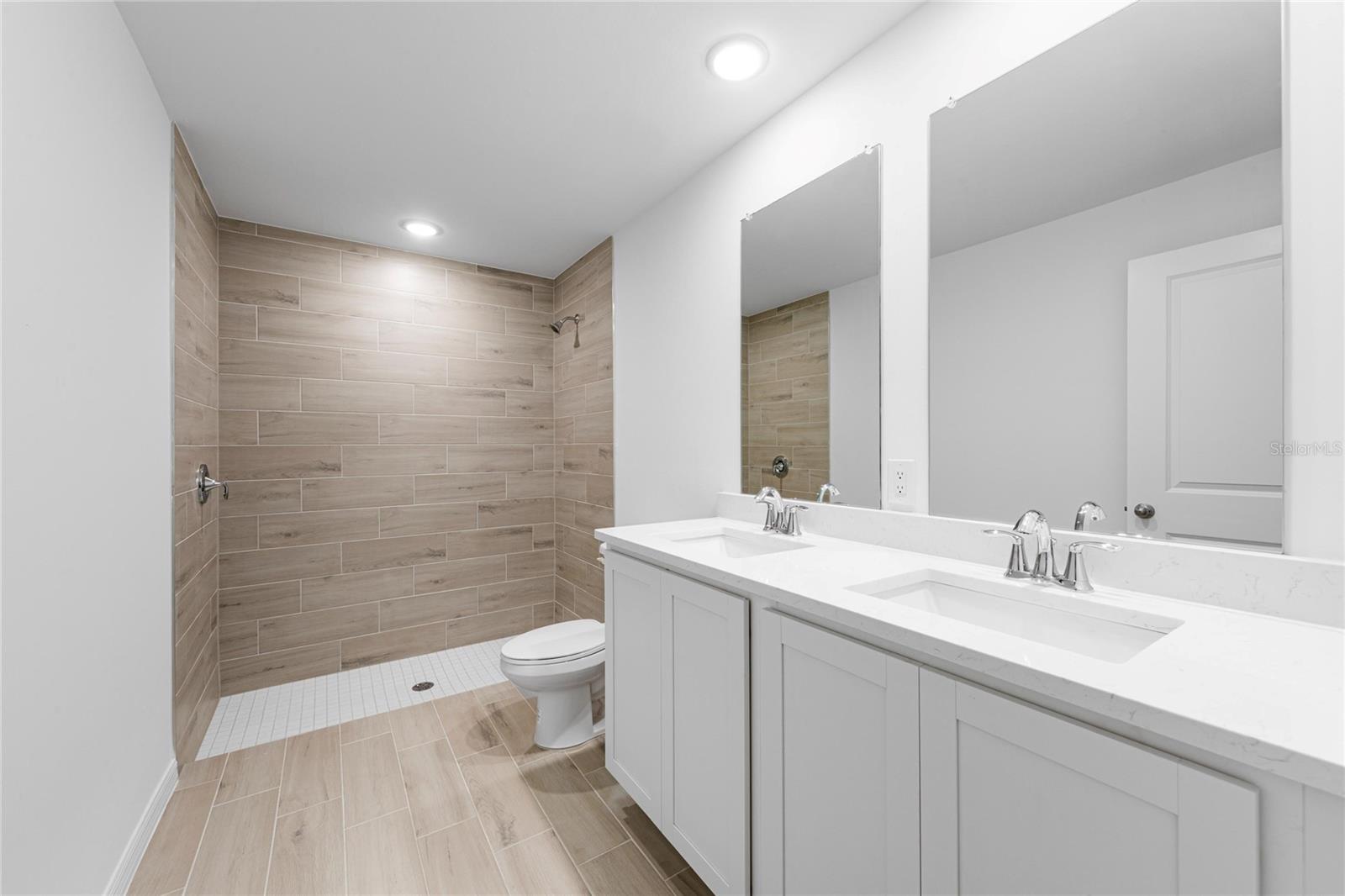 Image 12 of 17 For 1102 Ludlum Street