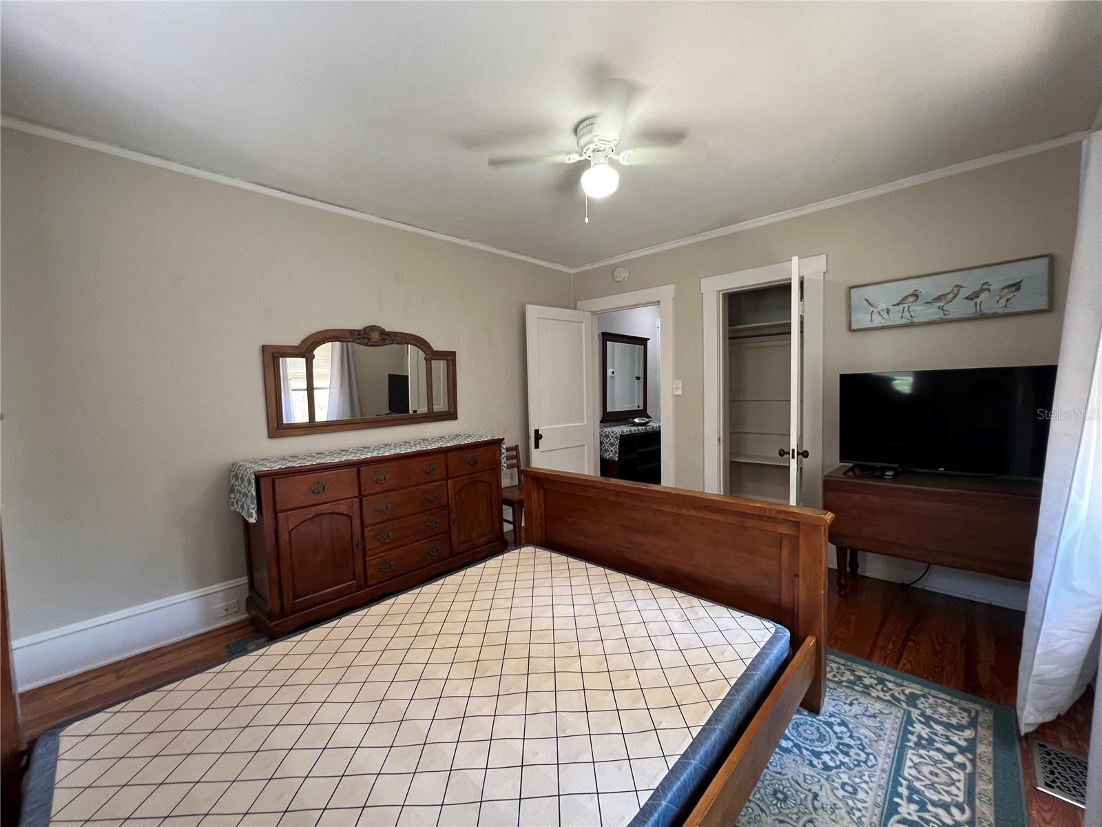 Image 14 of 25 For 914 17th Street W