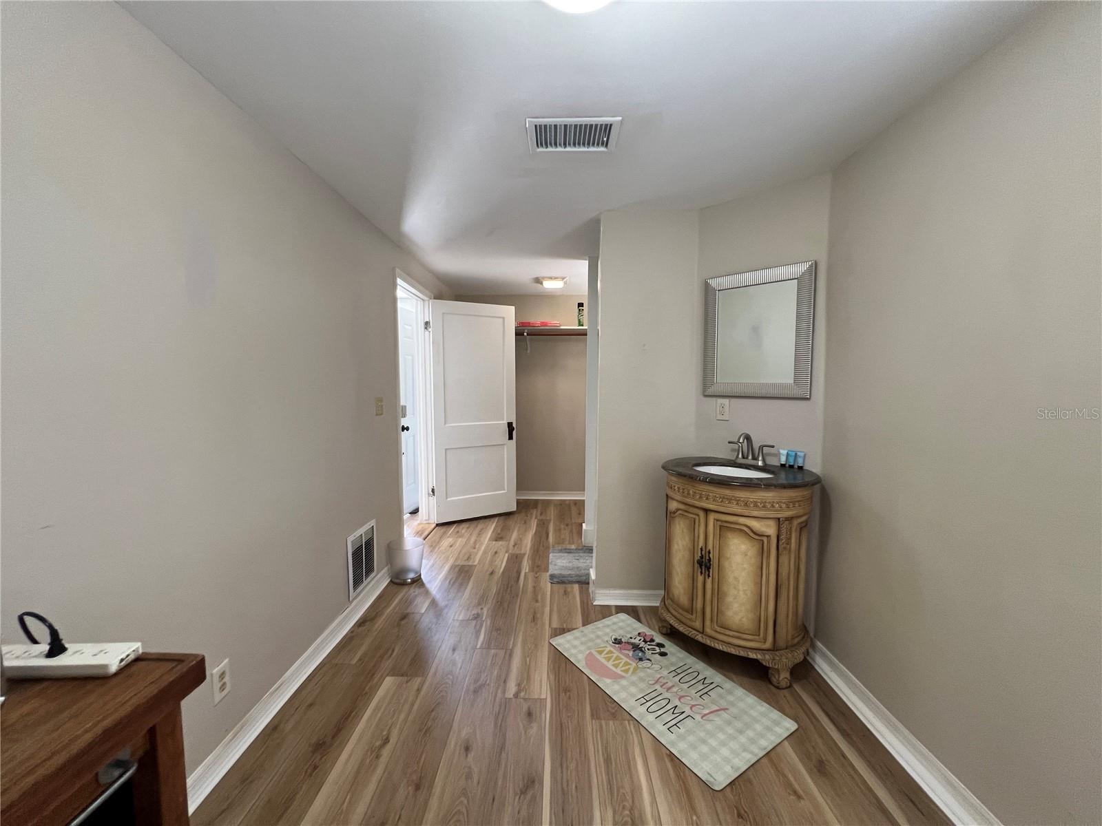 Image 15 of 25 For 914 17th Street W