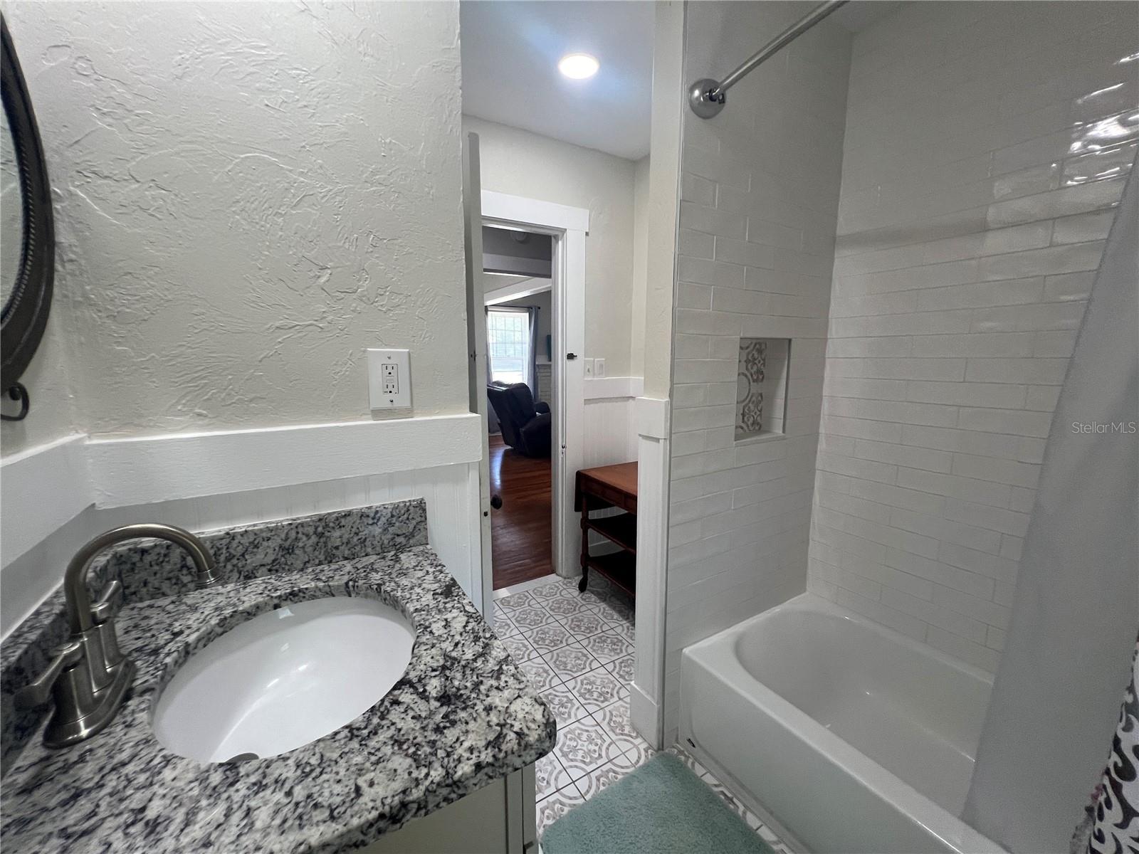 Image 16 of 25 For 914 17th Street W