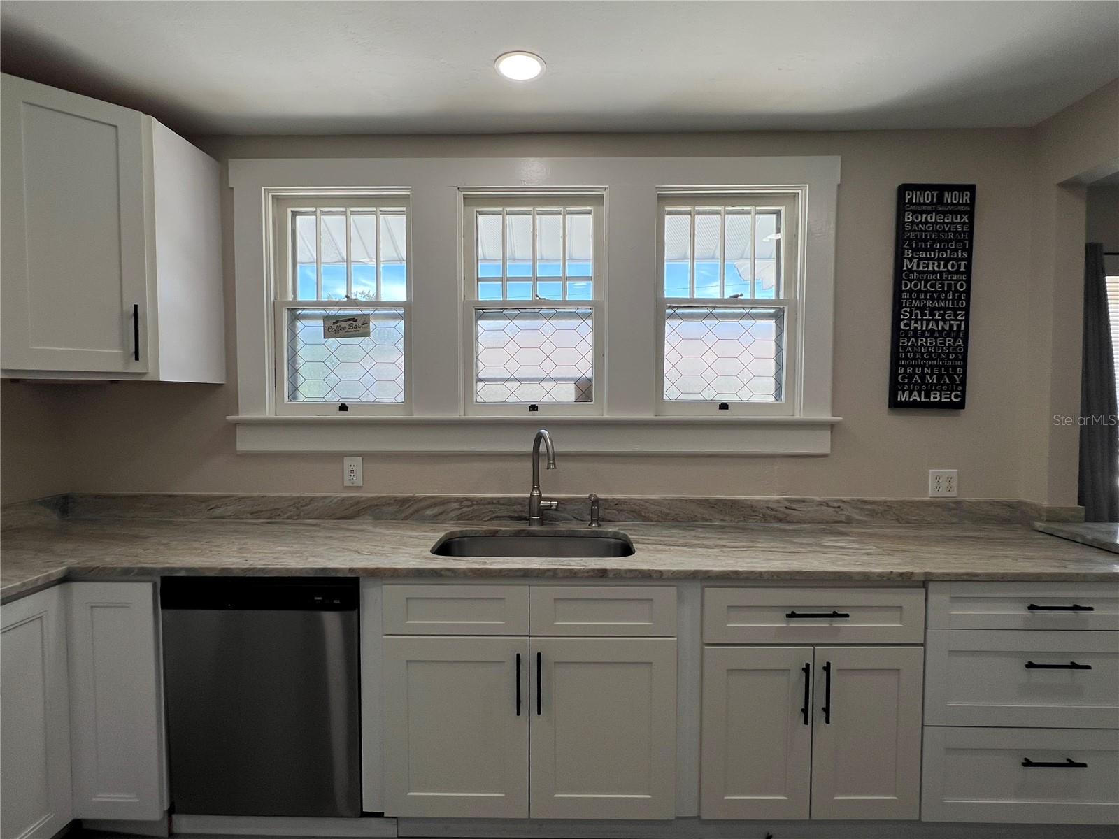 Image 5 of 25 For 914 17th Street W