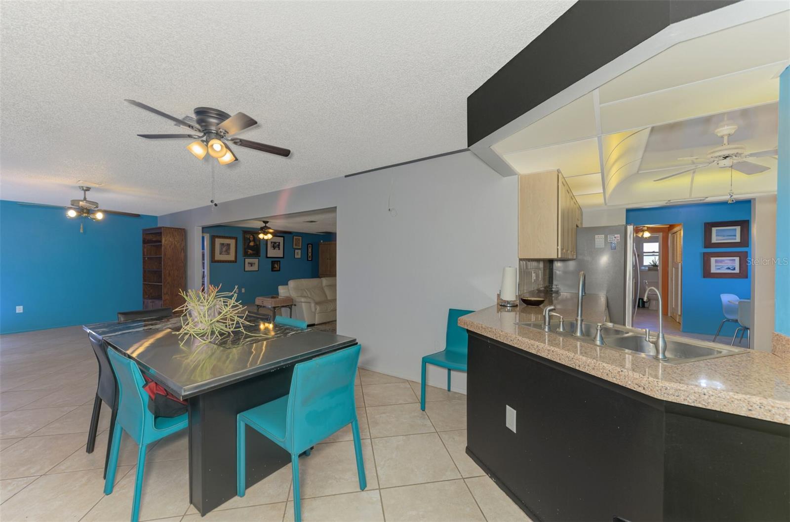 Image 11 of 55 For 602 Portia Street N