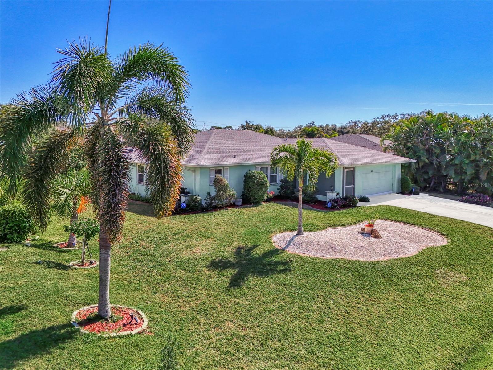 Image 12 of 55 For 602 Portia Street N