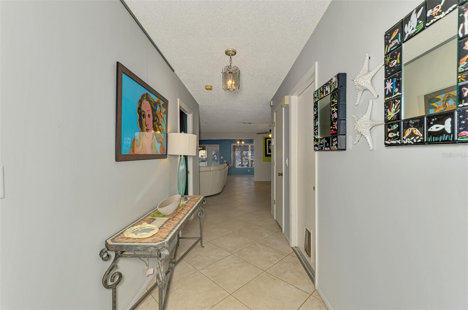 Image 19 of 55 For 602 Portia Street N