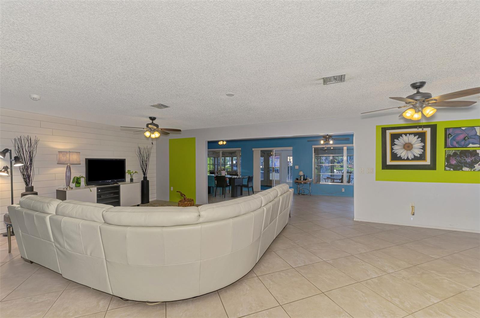 Image 20 of 55 For 602 Portia Street N