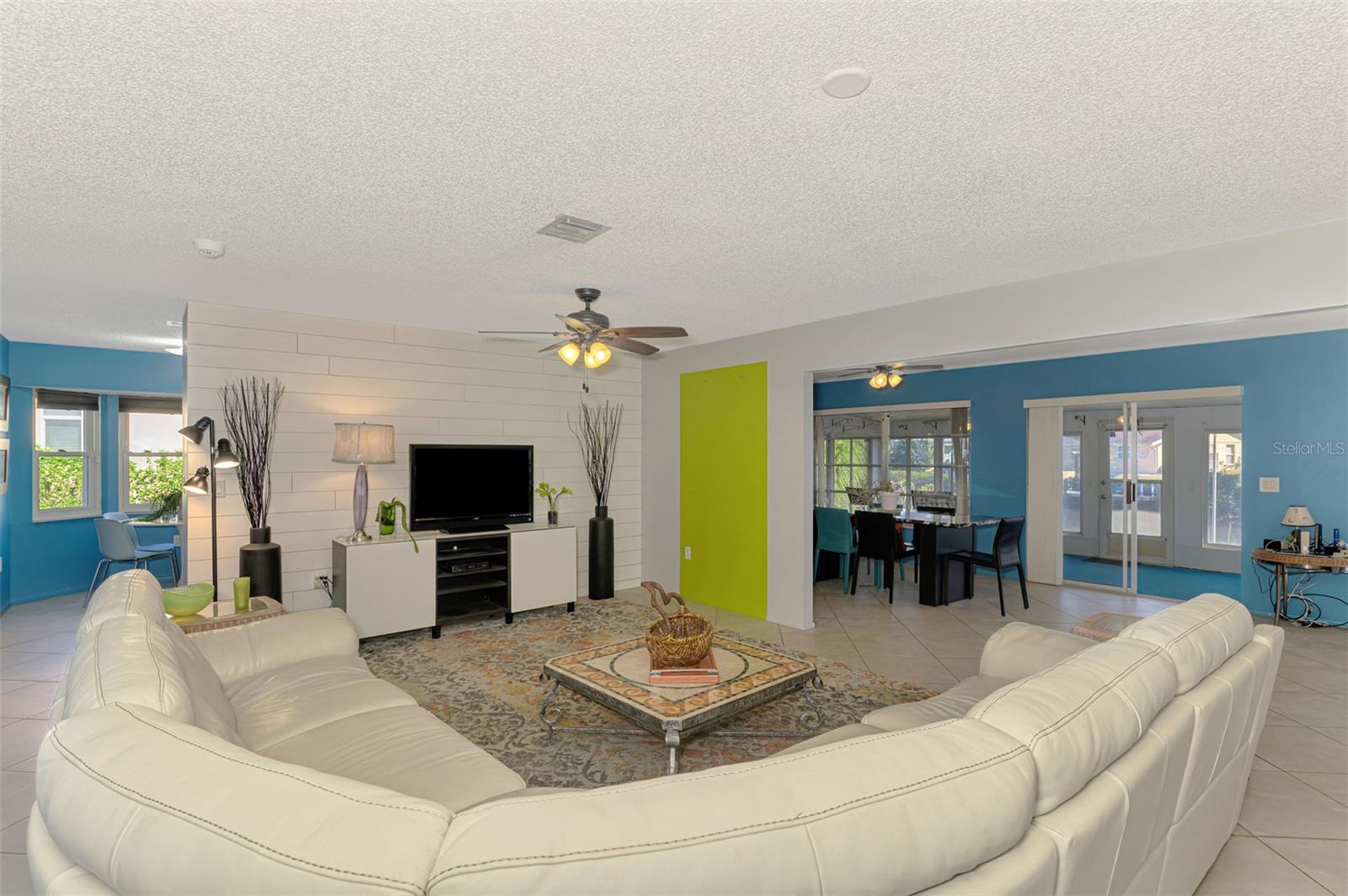 Image 23 of 55 For 602 Portia Street N