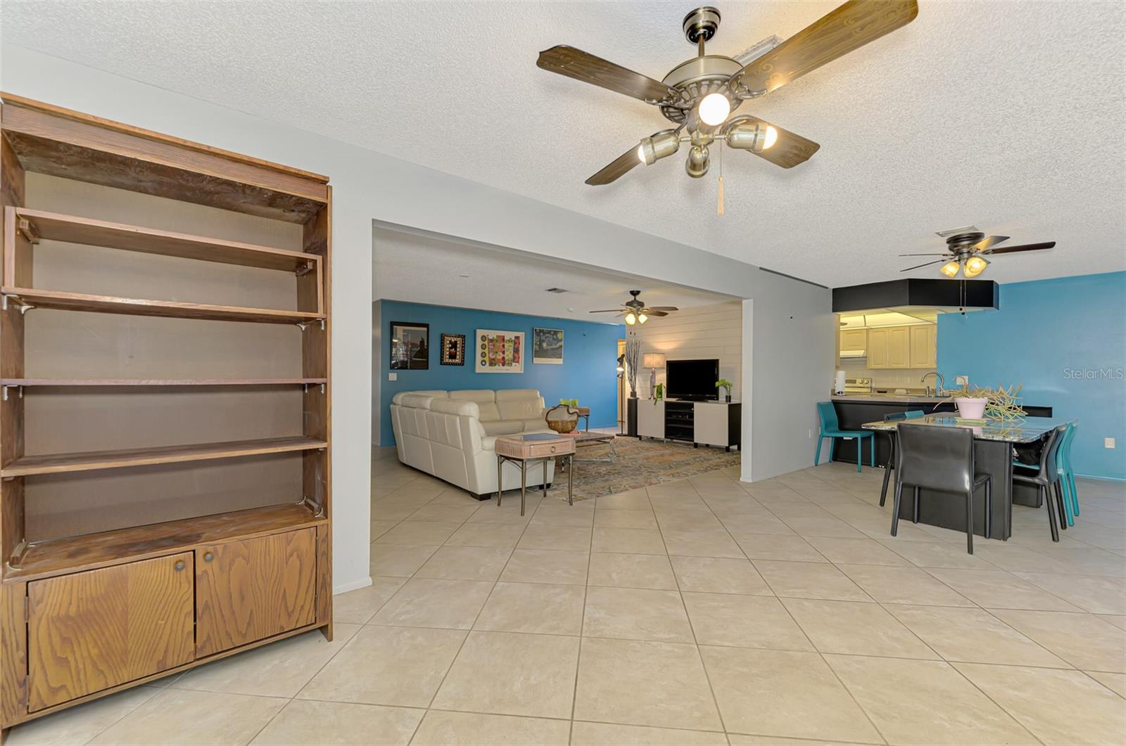 Image 26 of 55 For 602 Portia Street N