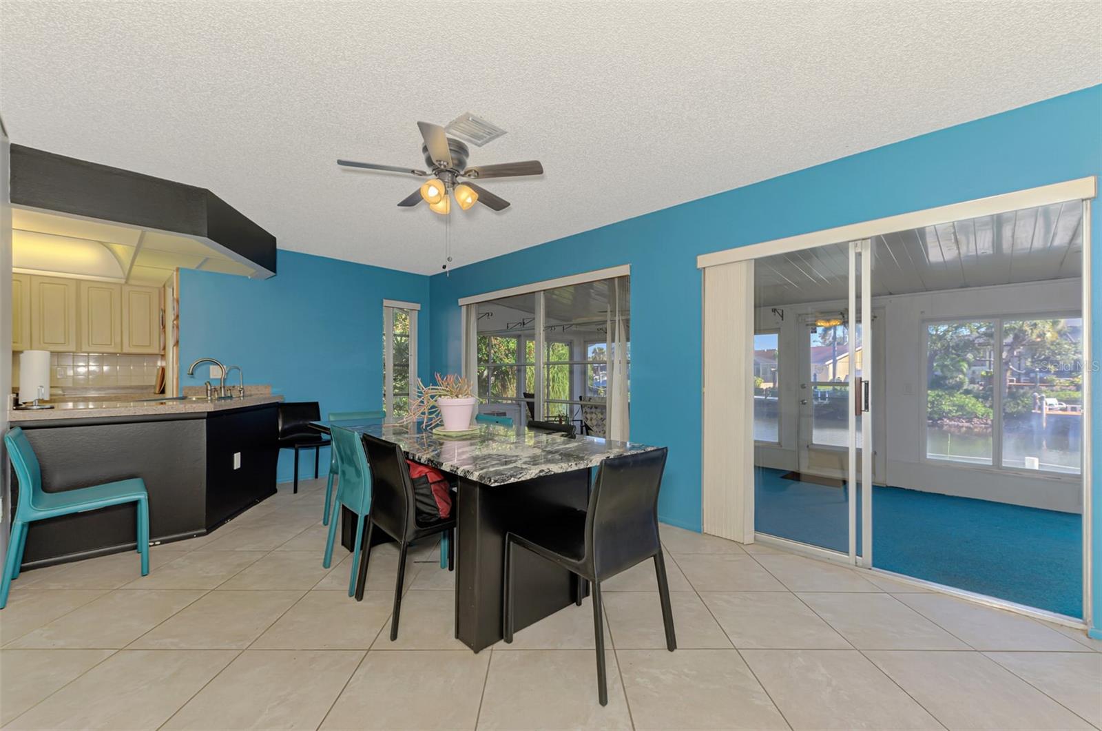 Image 27 of 55 For 602 Portia Street N