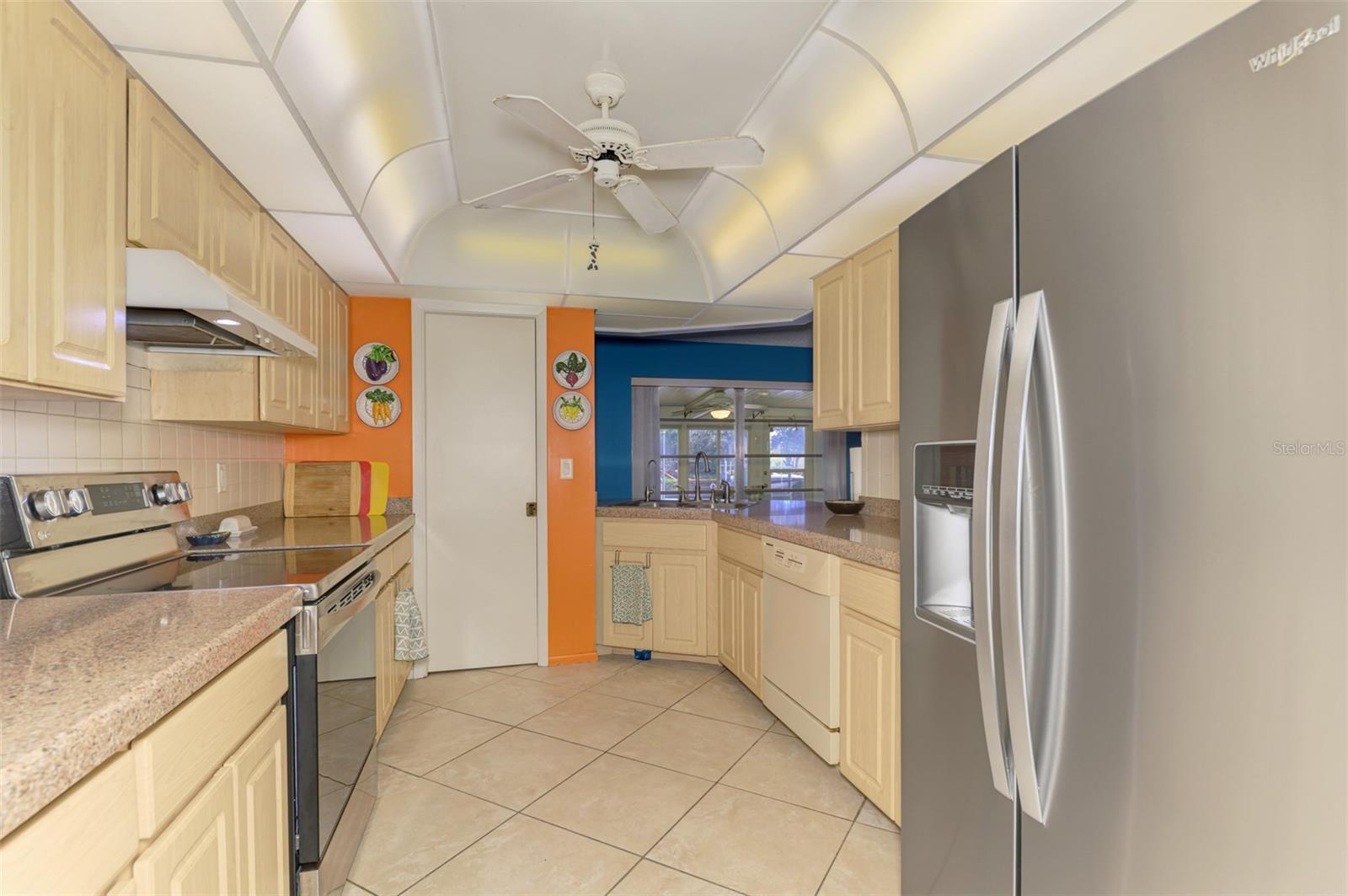 Image 33 of 55 For 602 Portia Street N