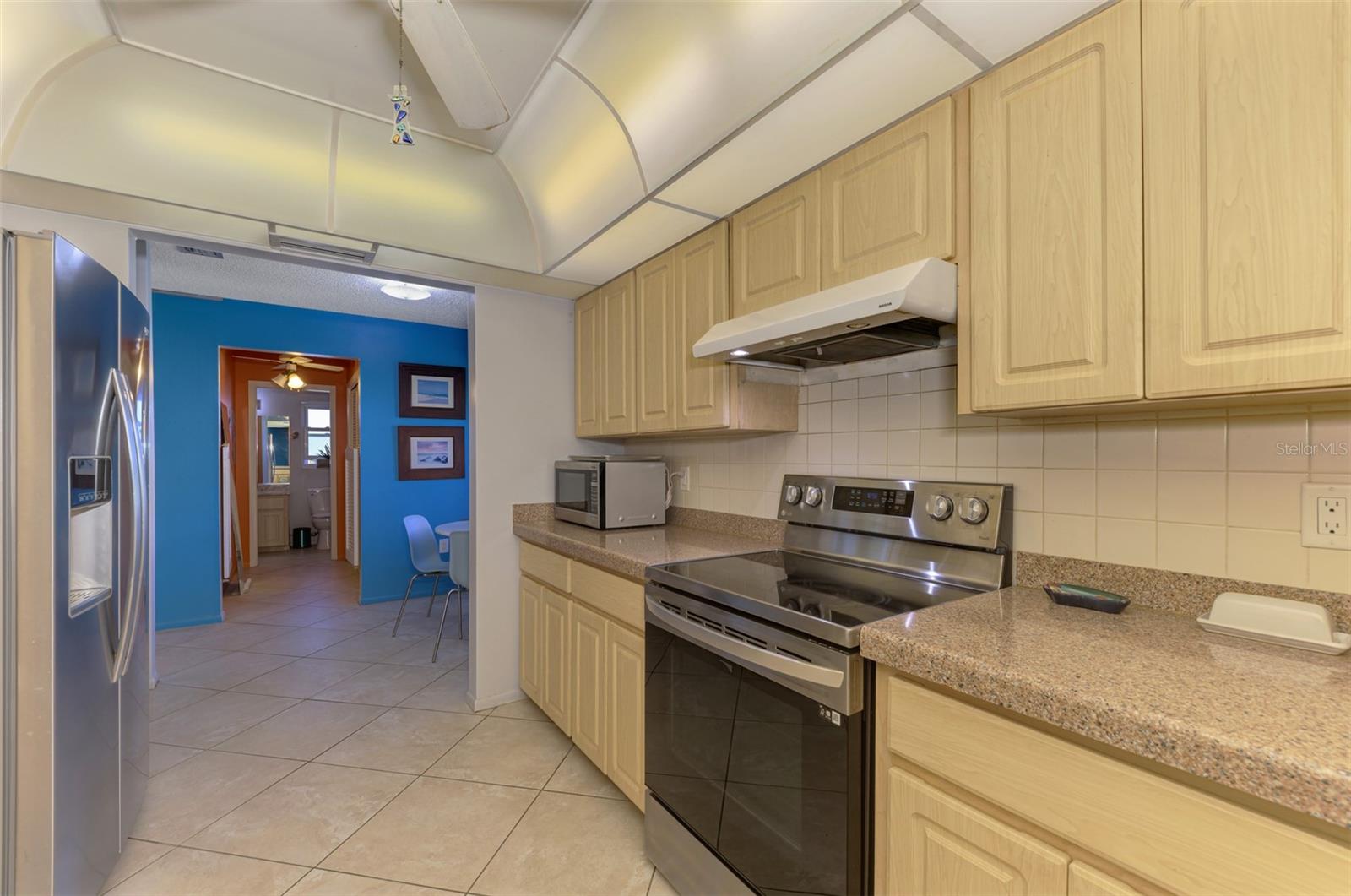 Image 34 of 55 For 602 Portia Street N