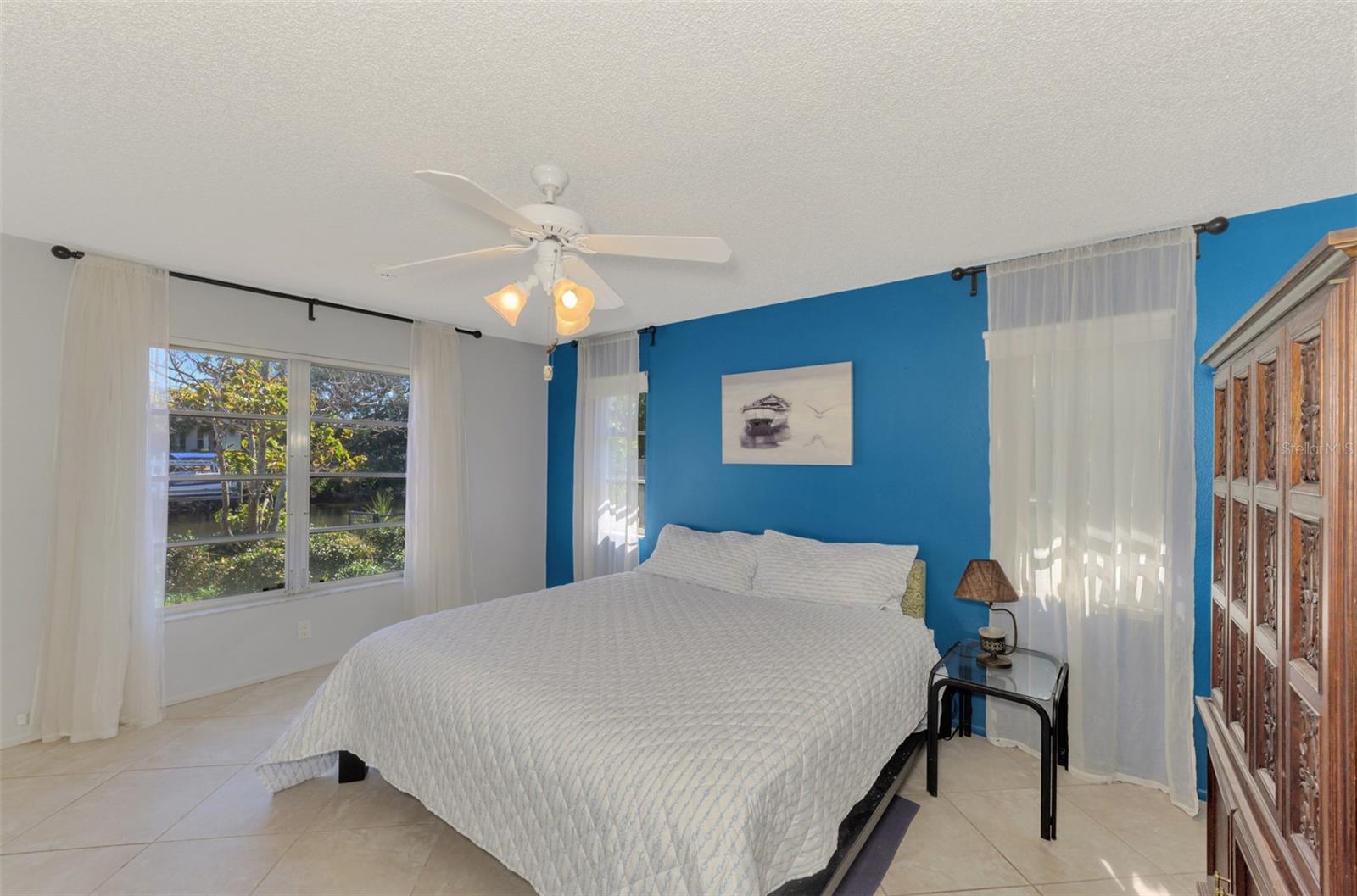 Image 36 of 55 For 602 Portia Street N