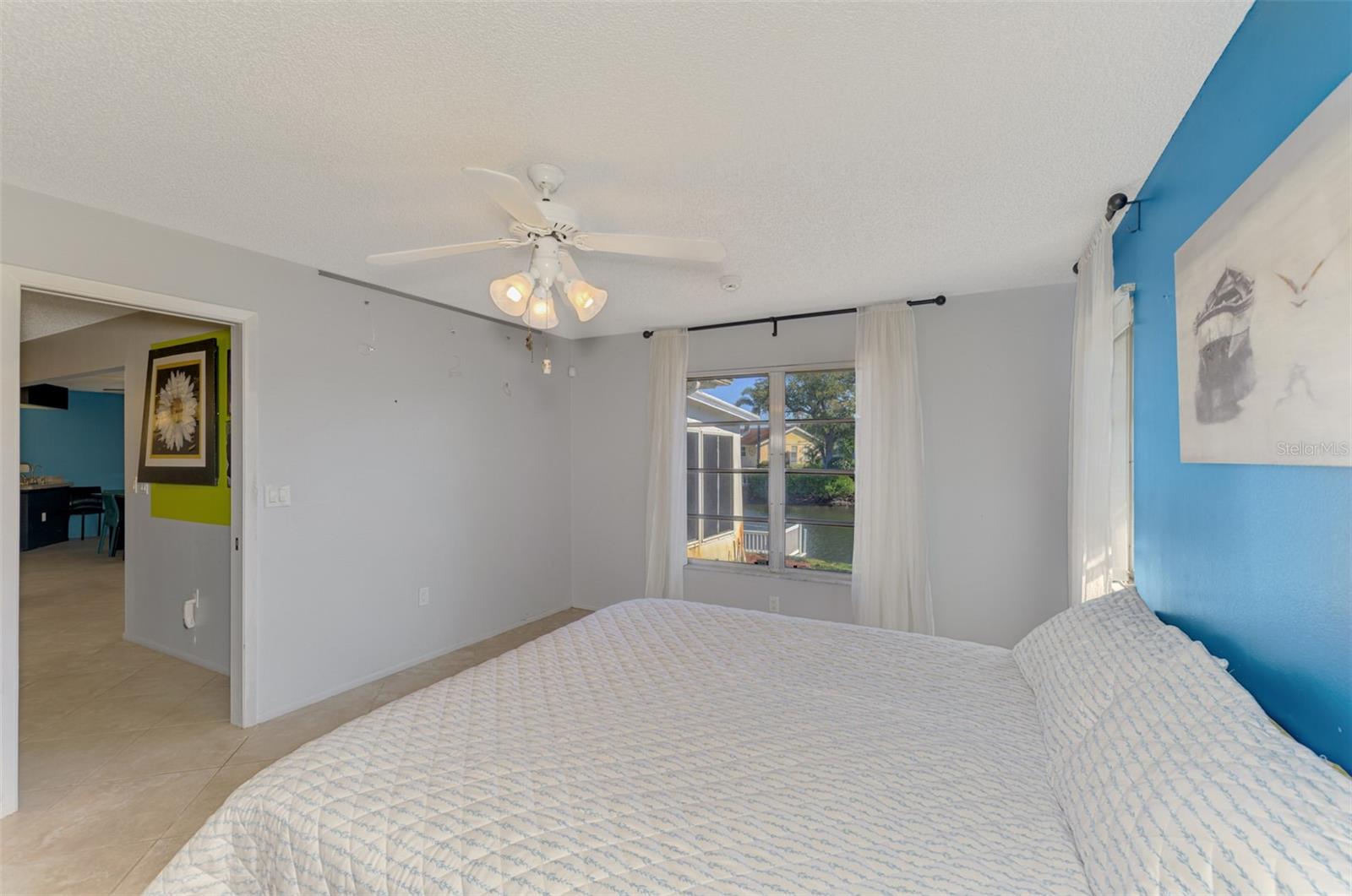 Image 37 of 55 For 602 Portia Street N