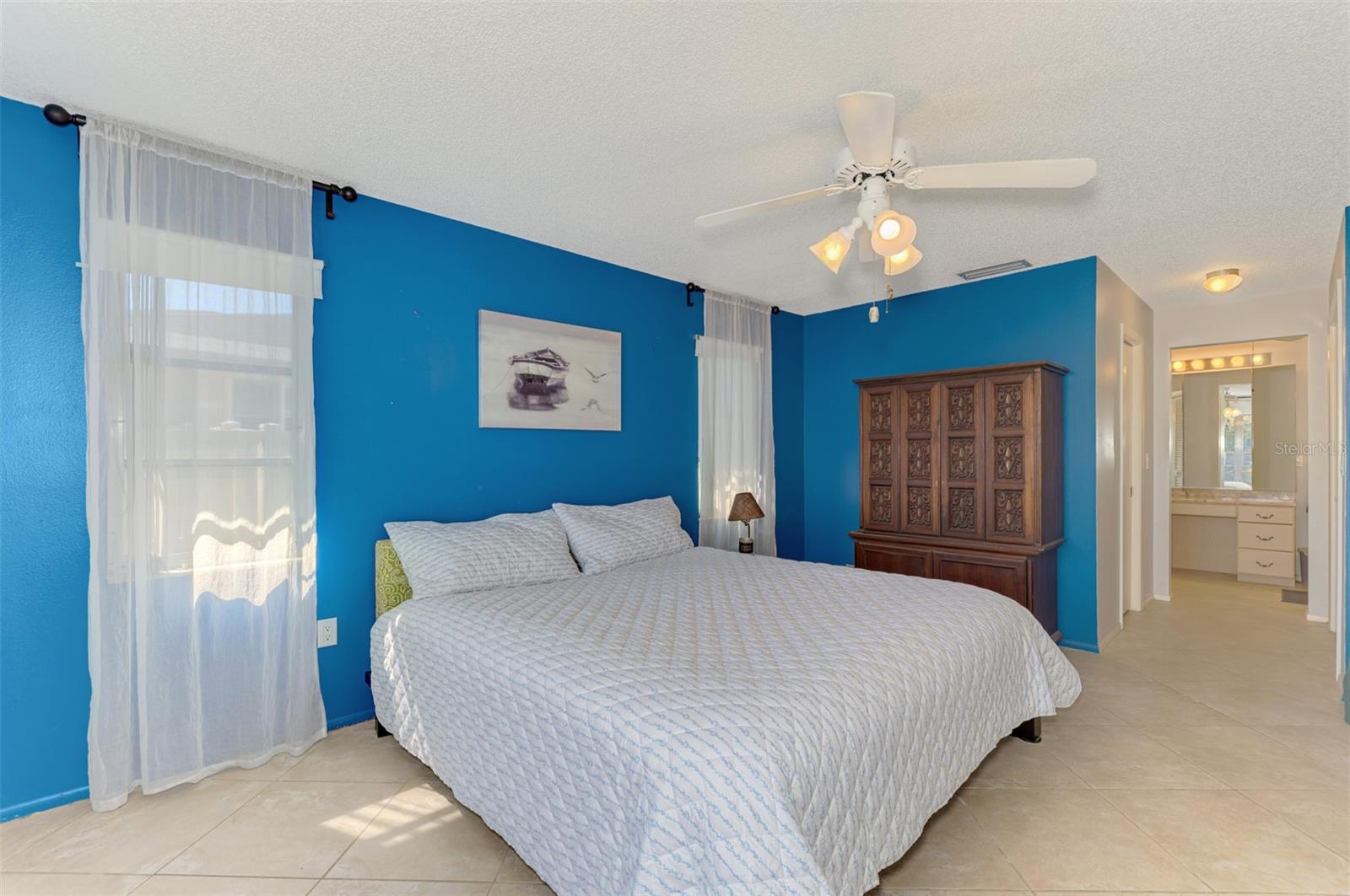 Image 38 of 55 For 602 Portia Street N