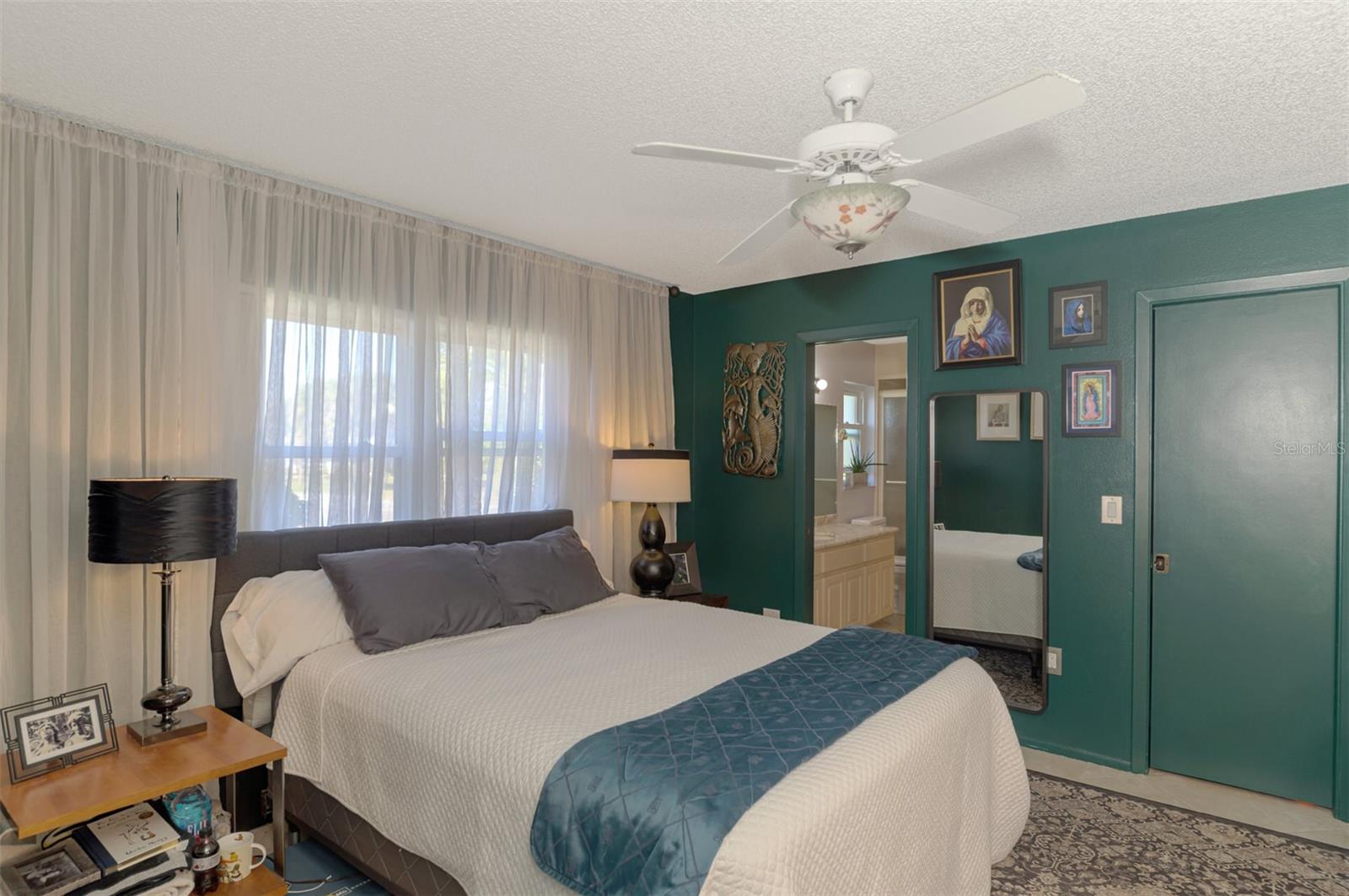 Image 41 of 55 For 602 Portia Street N