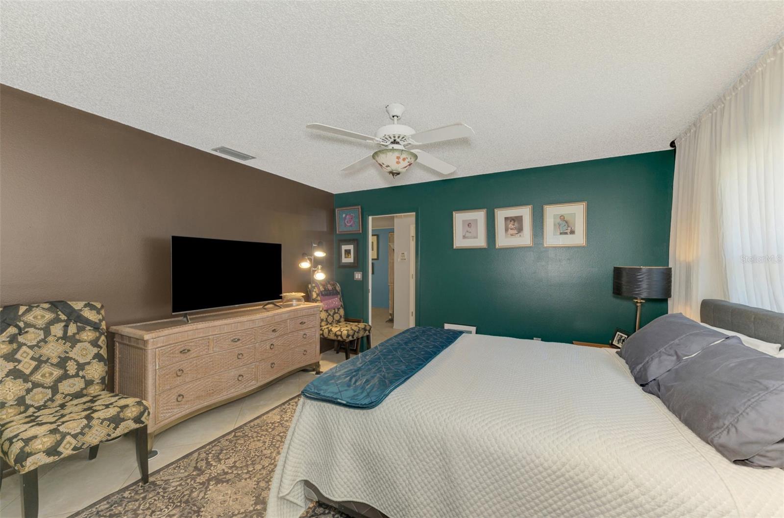 Image 44 of 55 For 602 Portia Street N